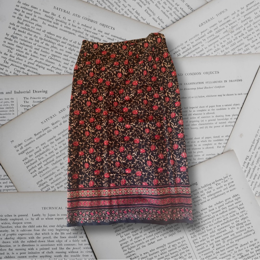 Vintage Briggs New York dark floral skirt